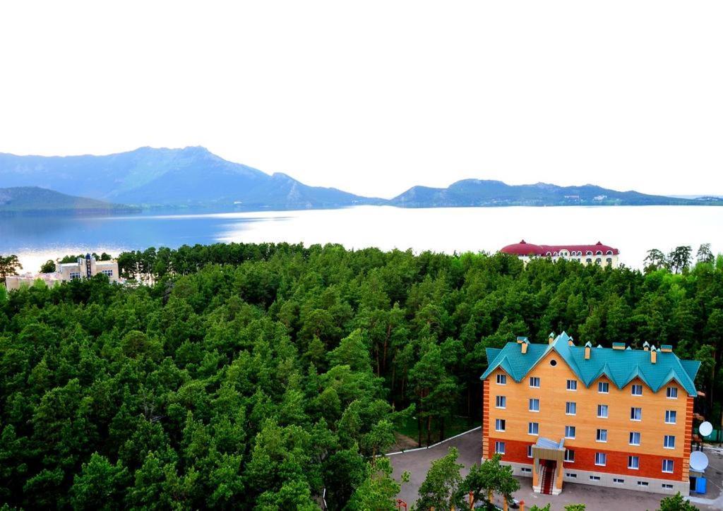 Hotel Nurlytau Borovoe Extérieur photo